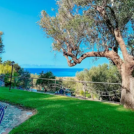 شقة Il Giardino Dei Filosofi أسشيا